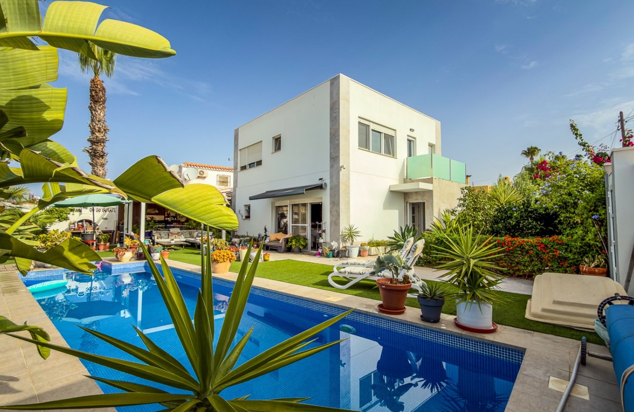 Herverkoop - Detached Villa - Torrevieja - Torreta Florida