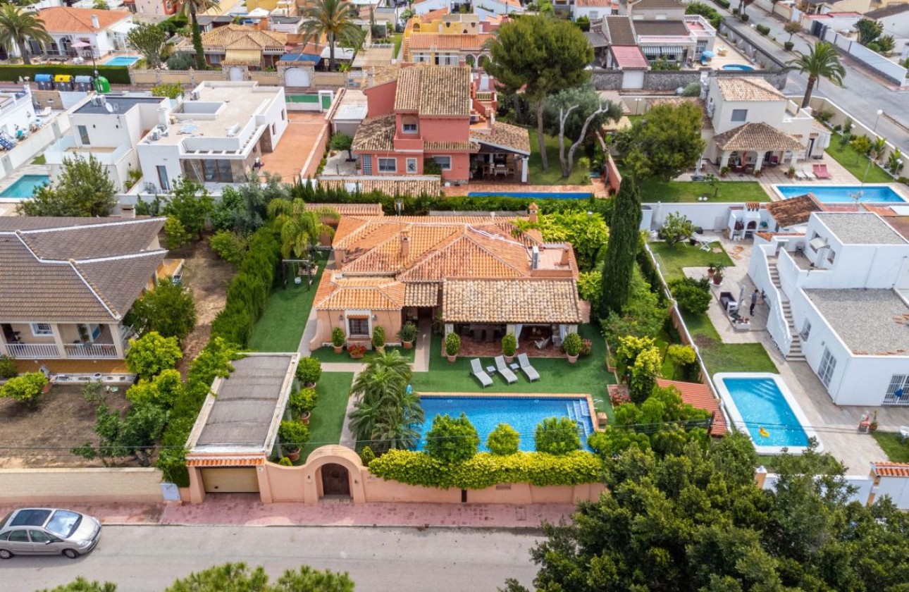 Herverkoop - Detached Villa - Torrevieja