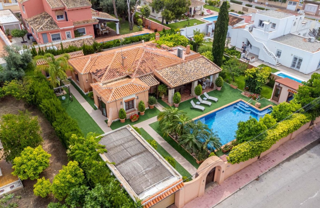 Herverkoop - Detached Villa - Torrevieja