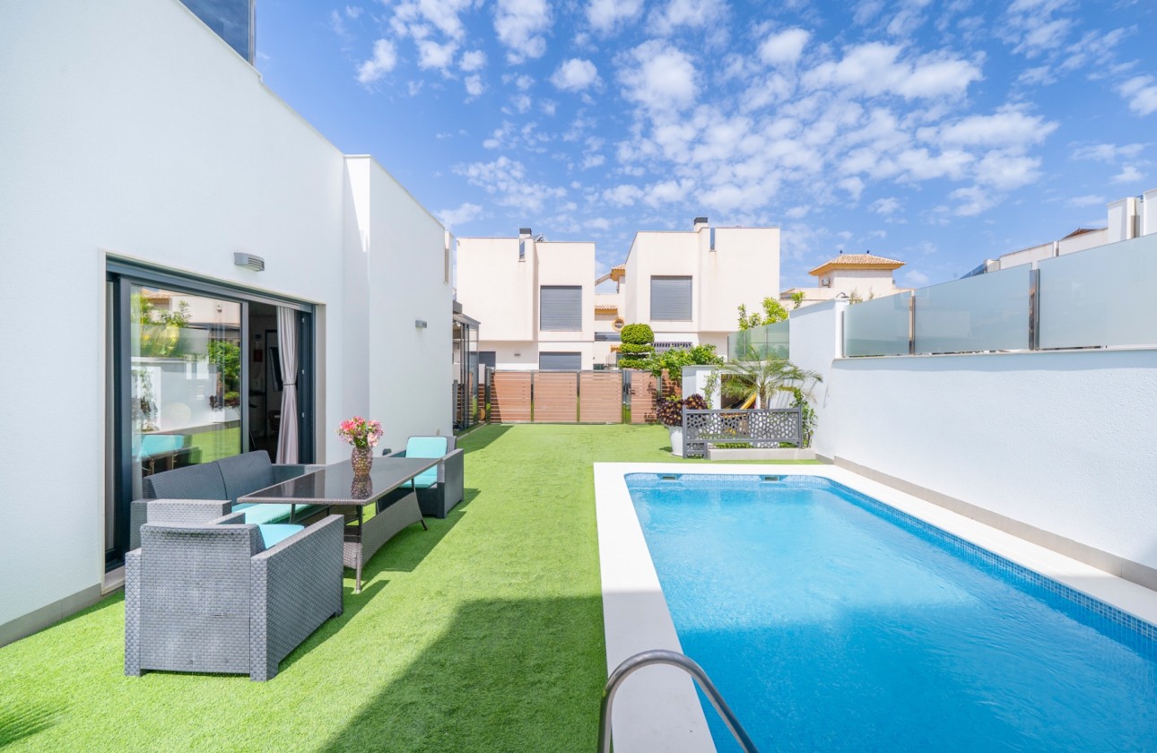 Herverkoop - Detached Villa - Torrevieja
