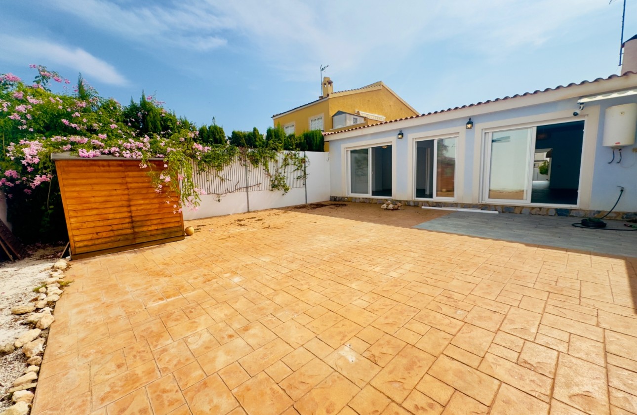 Herverkoop - House - Torrevieja - Nueva Torrevieja - Aguas Nuevas