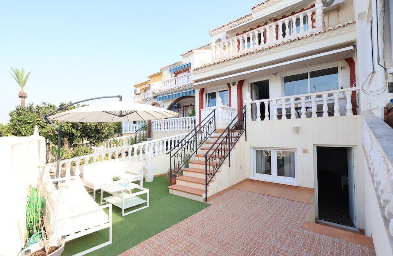 Herverkoop - Semi Detached Villa - Torrevieja - La Siesta - El Salado -  Torreta