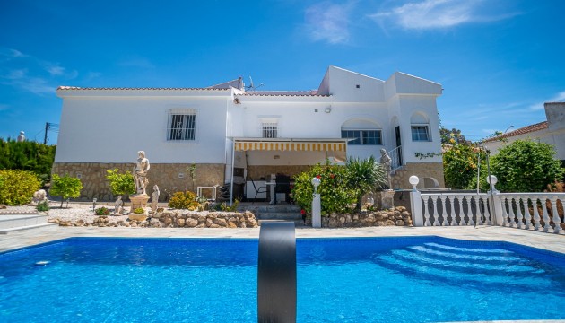 House - Begagnad - La Marina - La Marina