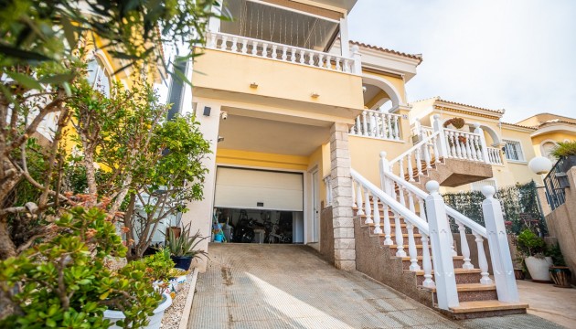 House - Reventa - La Marina - La Marina
