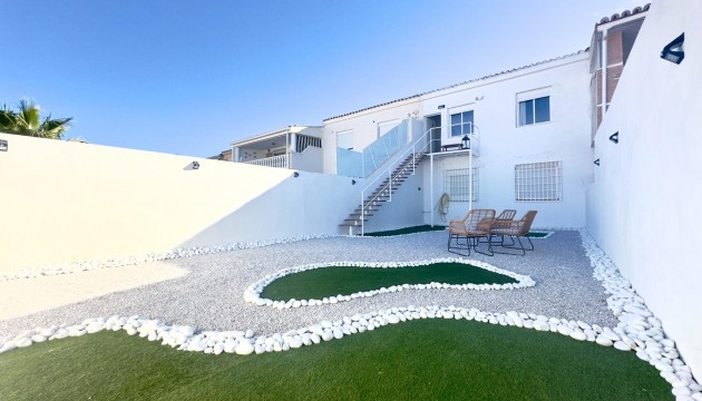 Квартира - Перепродажа - Orihuela Costa - Cabo Roig