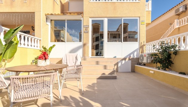 Квартира - Перепродажа - Orihuela Costa - Punta Prima