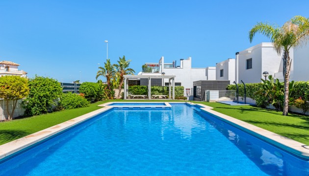 Квартира - Перепродажа - Orihuela Costa - Villamartín