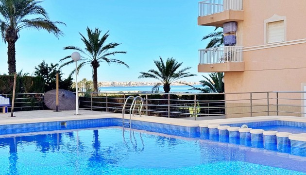 Квартира - Перепродажа - Torrevieja - Punta Prima