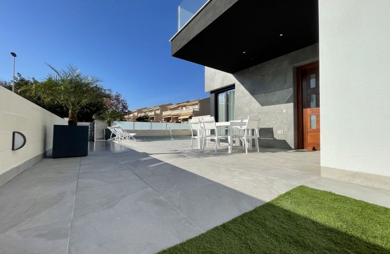 Новое здание - отдельная вилла - Torrevieja - Los Altos