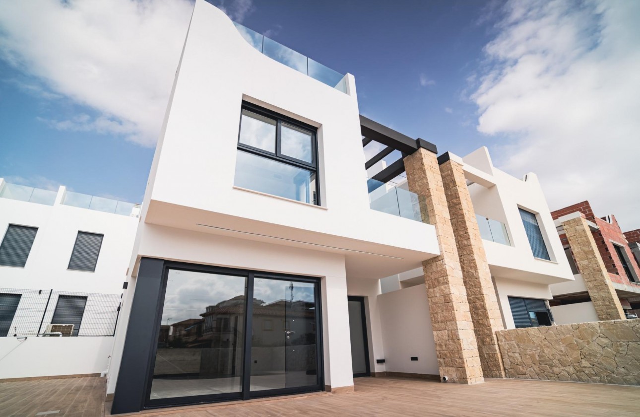 Nueva construcción  - Chalet Independiente - Orihuela Costa - Punta Prima