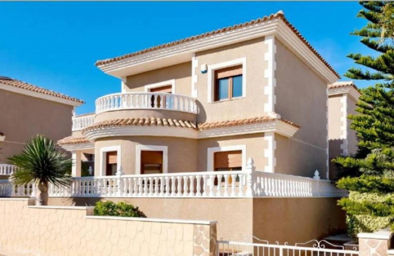 Nueva construcción  - Chalet Independiente - Torrevieja - Los Altos