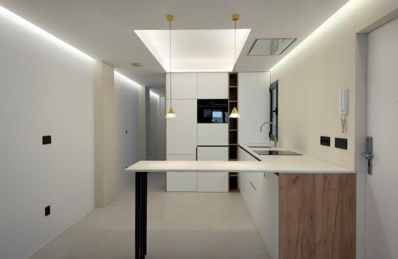 Odsprzedaż - Apartment - Alicante