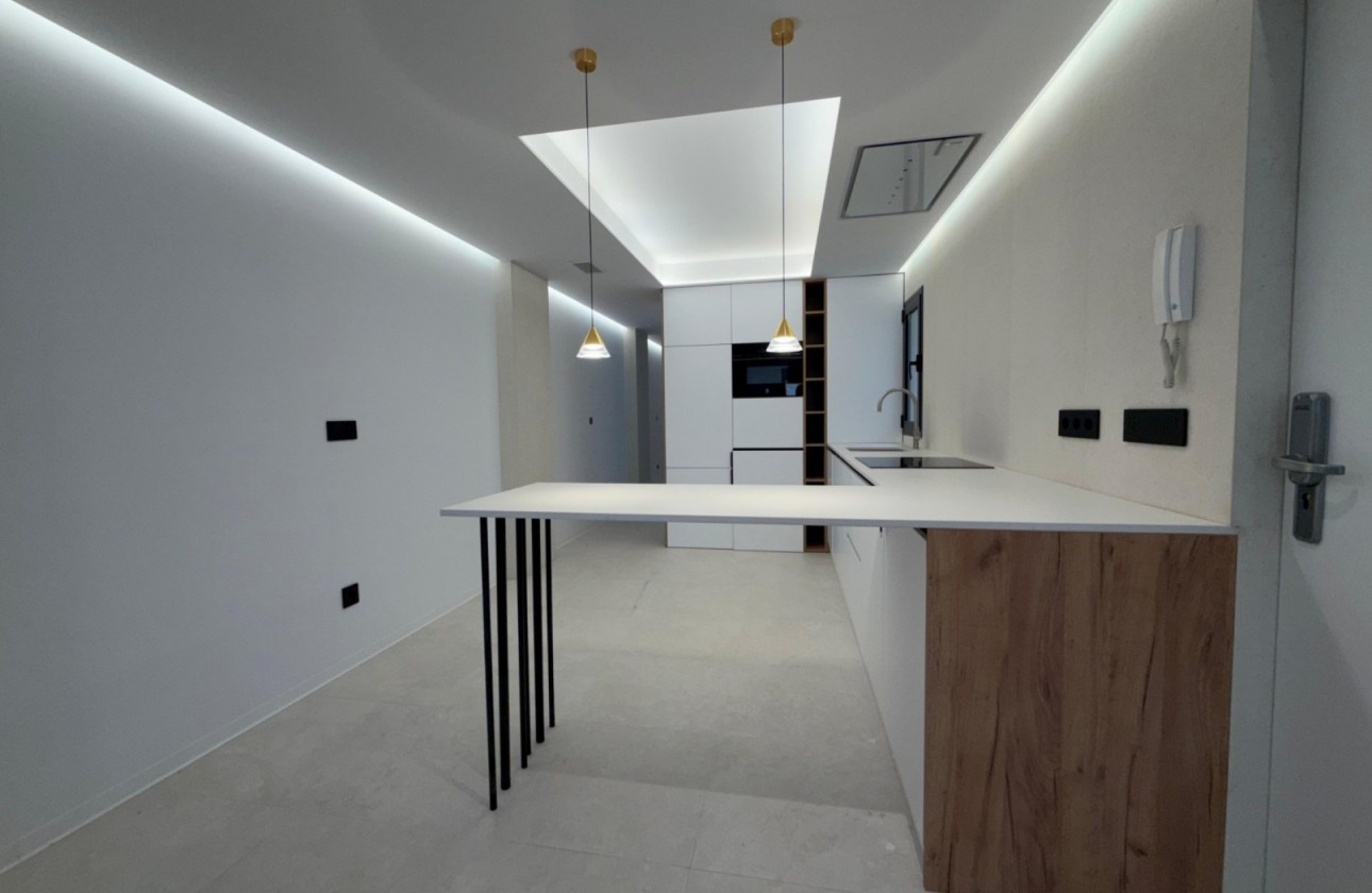 Odsprzedaż - Apartment - Alicante