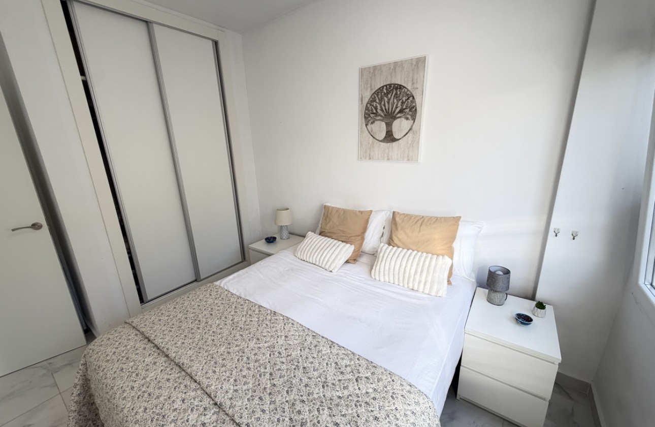 Odsprzedaż - Apartment - Orihuela Costa - La Zenia