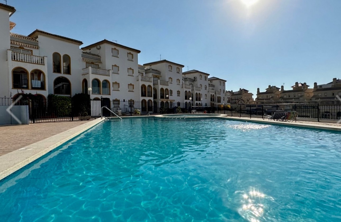 Odsprzedaż - Apartment - Orihuela Costa - La Zenia