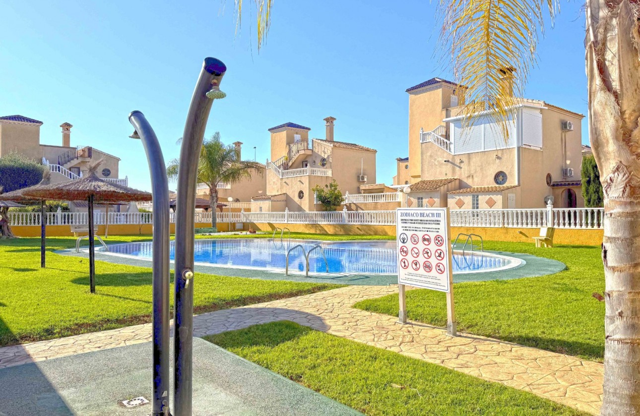 Odsprzedaż - Apartment - Orihuela Costa - Lomas de Cabo Roig