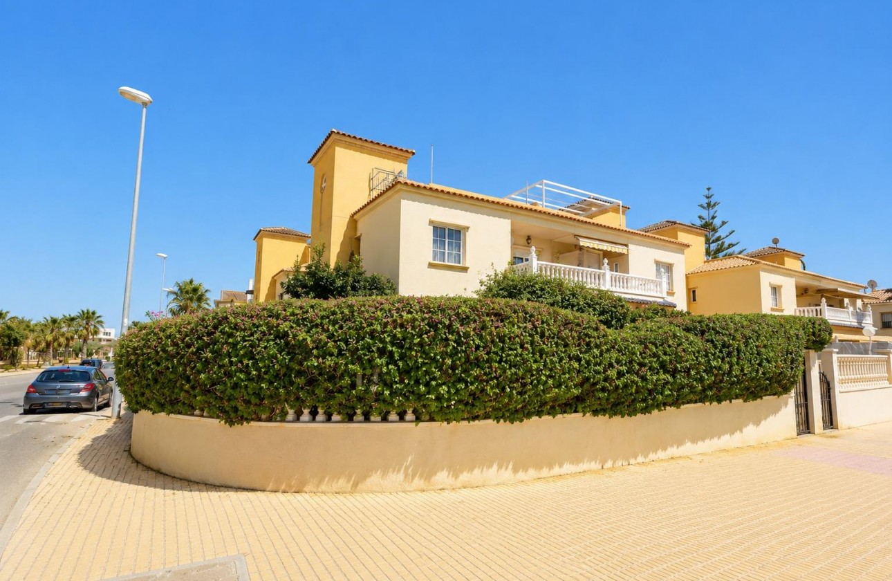 Odsprzedaż - Apartment - Orihuela Costa - Lomas de Cabo Roig