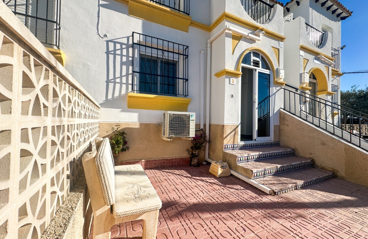 Odsprzedaż - Apartment - Orihuela Costa - Villamartín