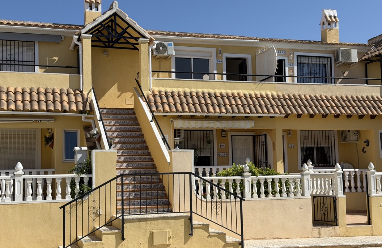 Odsprzedaż - Apartment - Orihuela Costa - Villamartín