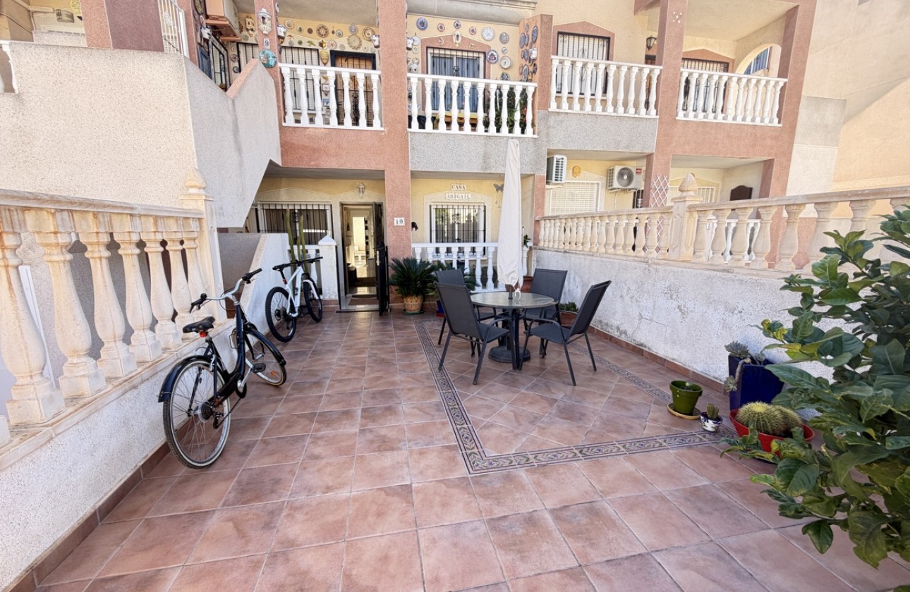 Odsprzedaż - Apartment - Orihuela Costa - Villamartín