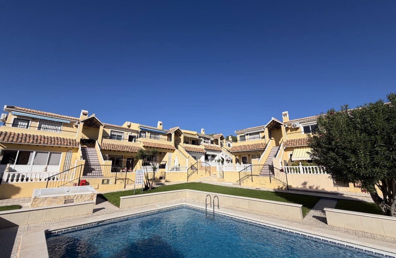 Odsprzedaż - Apartment - Orihuela Costa - Villamartín