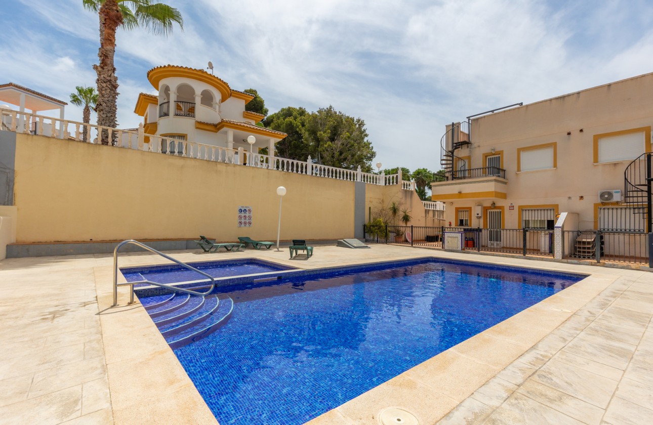 Odsprzedaż - Apartment - Orihuela - Villamartín
