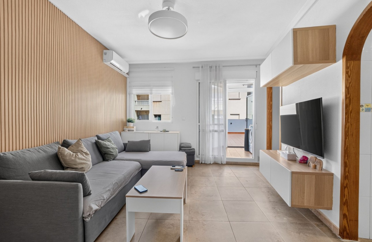 Odsprzedaż - Apartment - Torrevieja - Centro