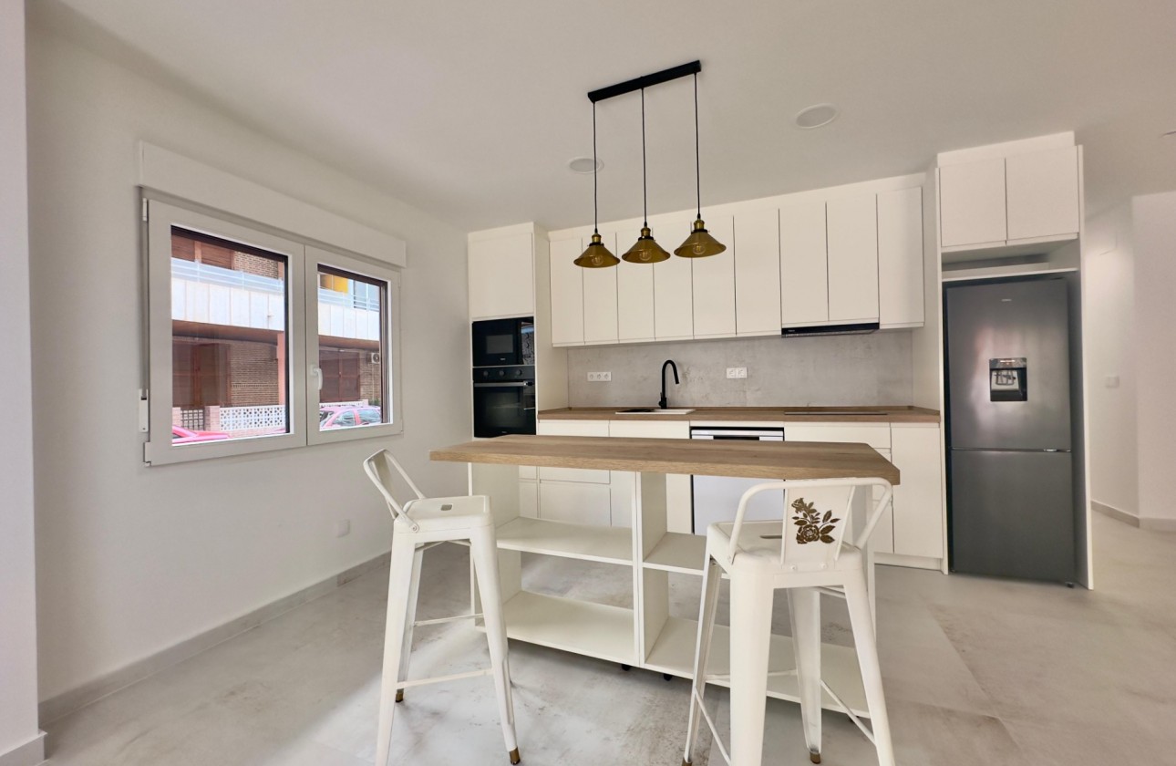 Odsprzedaż - Apartment - Torrevieja - El Acequión - Los Náufragos