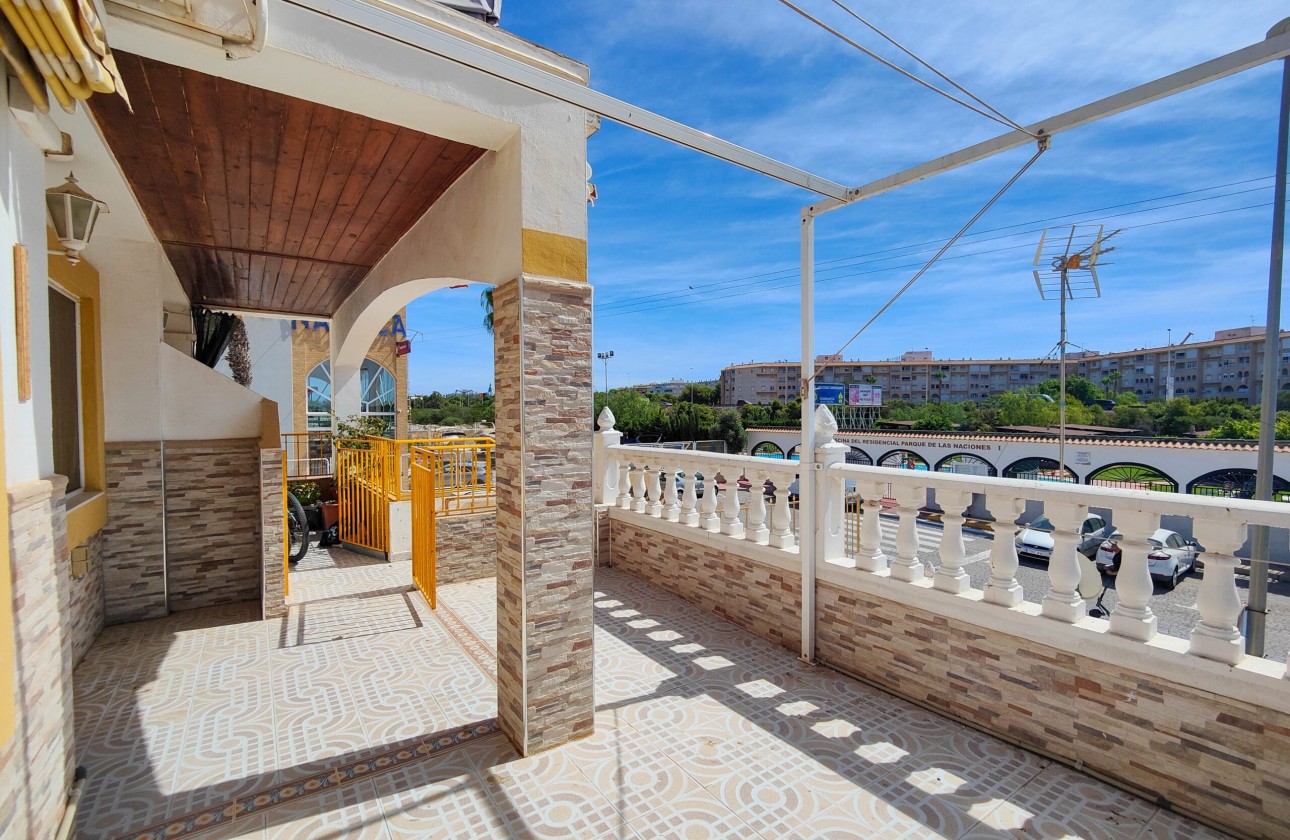 Odsprzedaż - Apartment - Torrevieja - La Siesta - El Salado -  Torreta