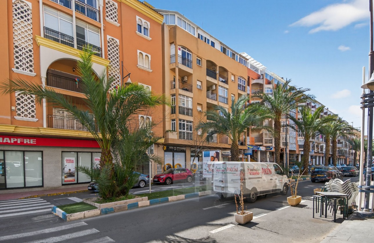 Odsprzedaż - Apartment - Torrevieja - Playa del Cura