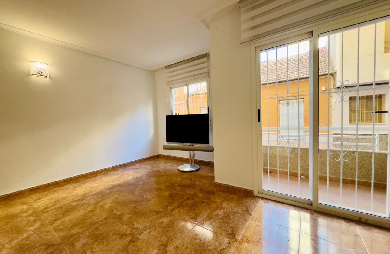 Odsprzedaż - Apartment - Torrevieja