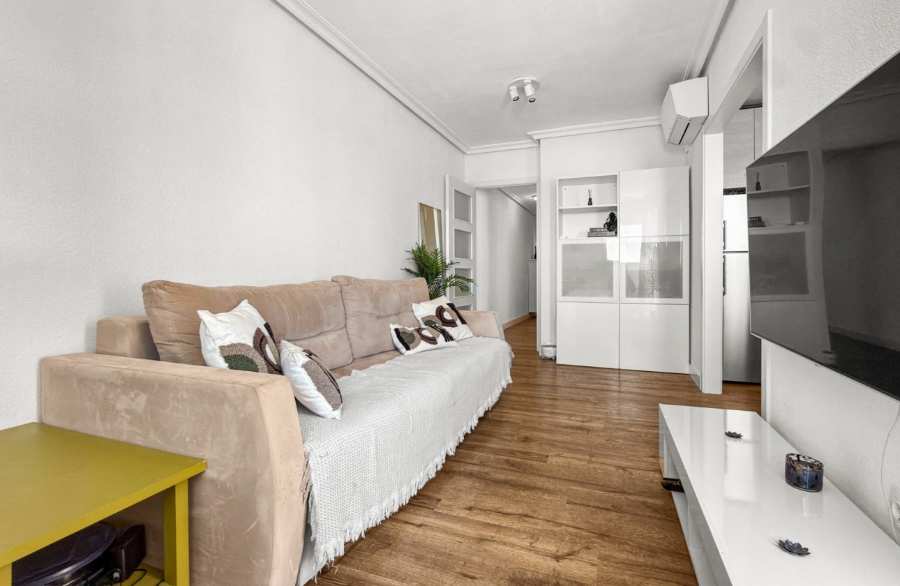 Odsprzedaż - Apartment - Torrevieja