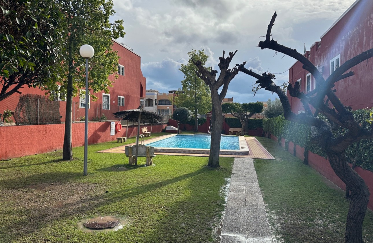 Odsprzedaż - Bungalow - Orihuela Costa - Los Altos