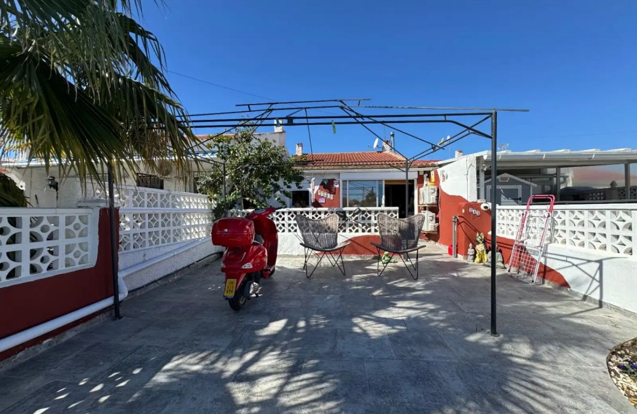 Odsprzedaż - Bungalow - Torrevieja - La Siesta - El Salado -  Torreta