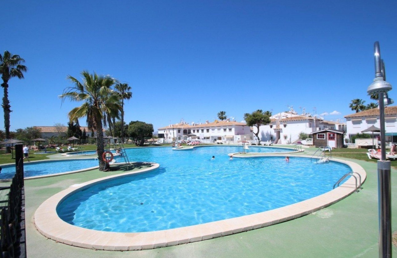 Odsprzedaż - Bungalow - Torrevieja - Los Balcones - Los Altos del Edén