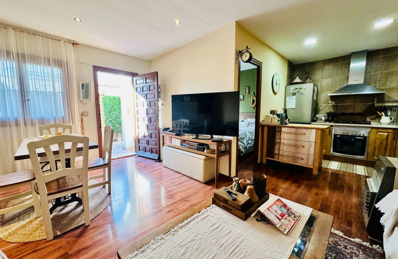 Odsprzedaż - Bungalow - Torrevieja - Nueva Torrevieja - Aguas Nuevas