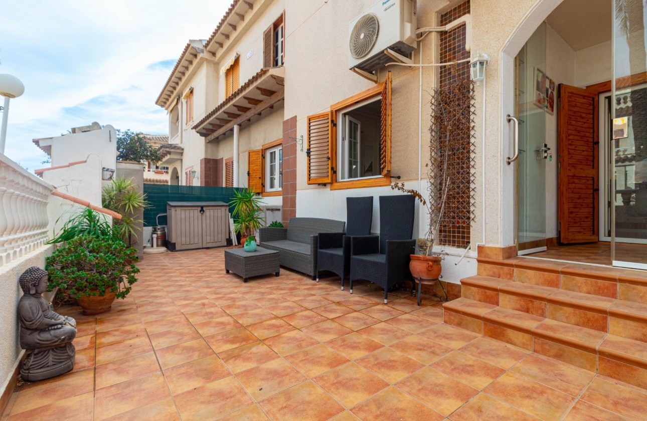 Odsprzedaż - Bungalow - Torrevieja - Punta Prima