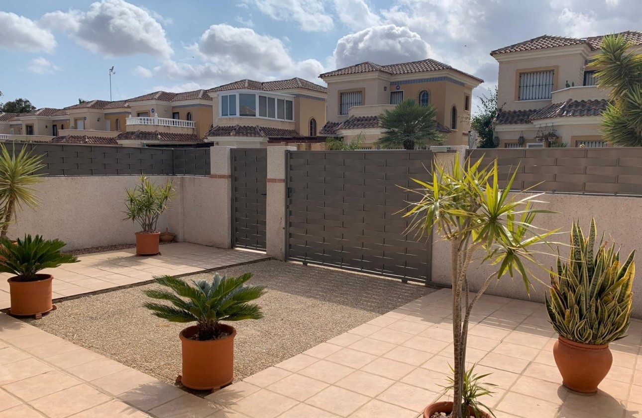 Odsprzedaż - Detached Villa - Guardamar del Segura - El Raso