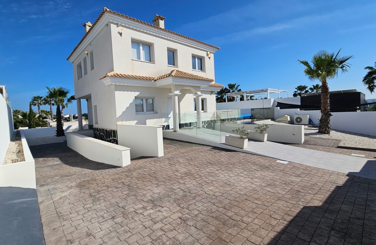 Odsprzedaż - Detached Villa - La Marina