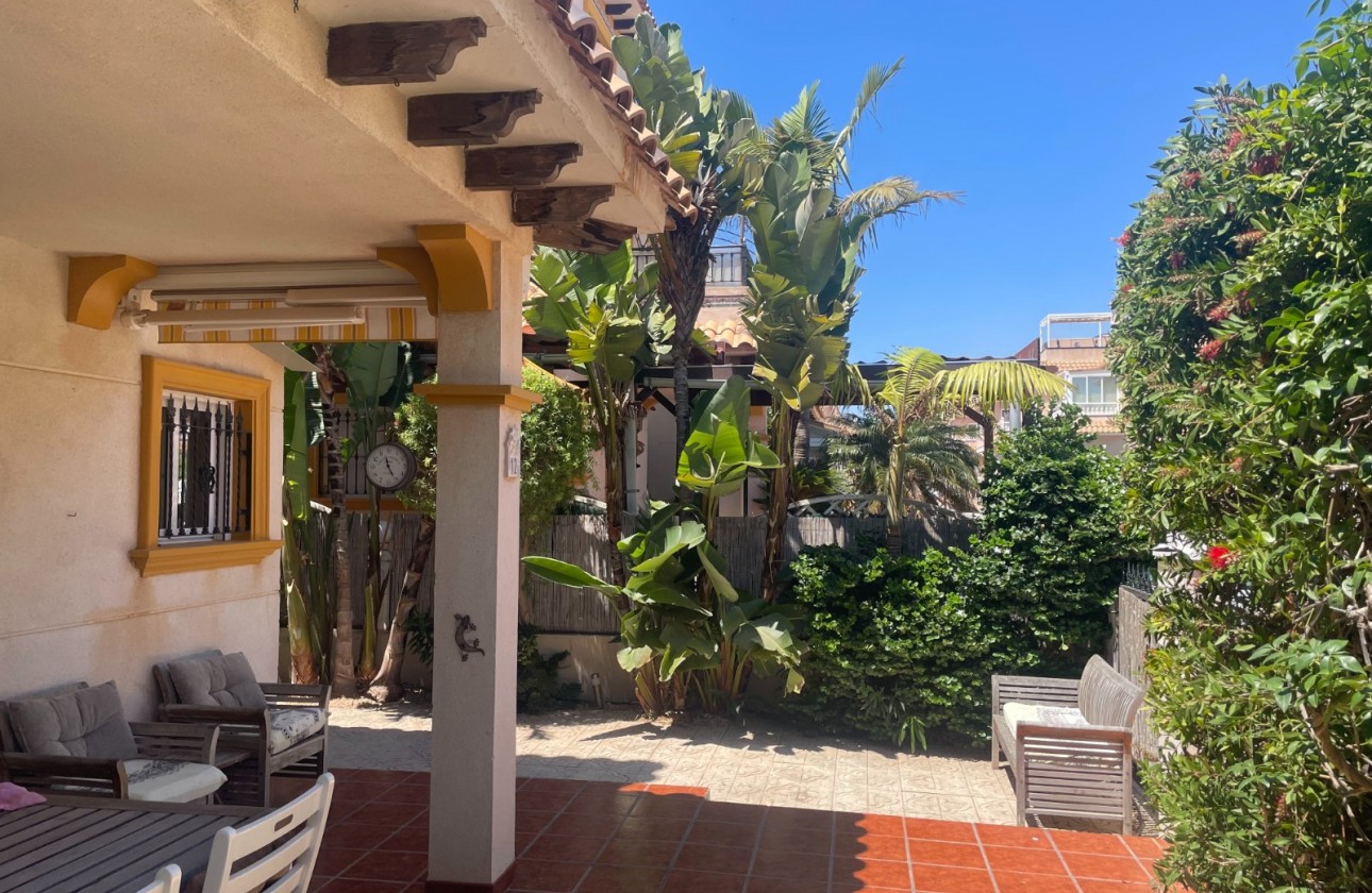 Odsprzedaż - Detached Villa - Orihuela Costa - La Regia