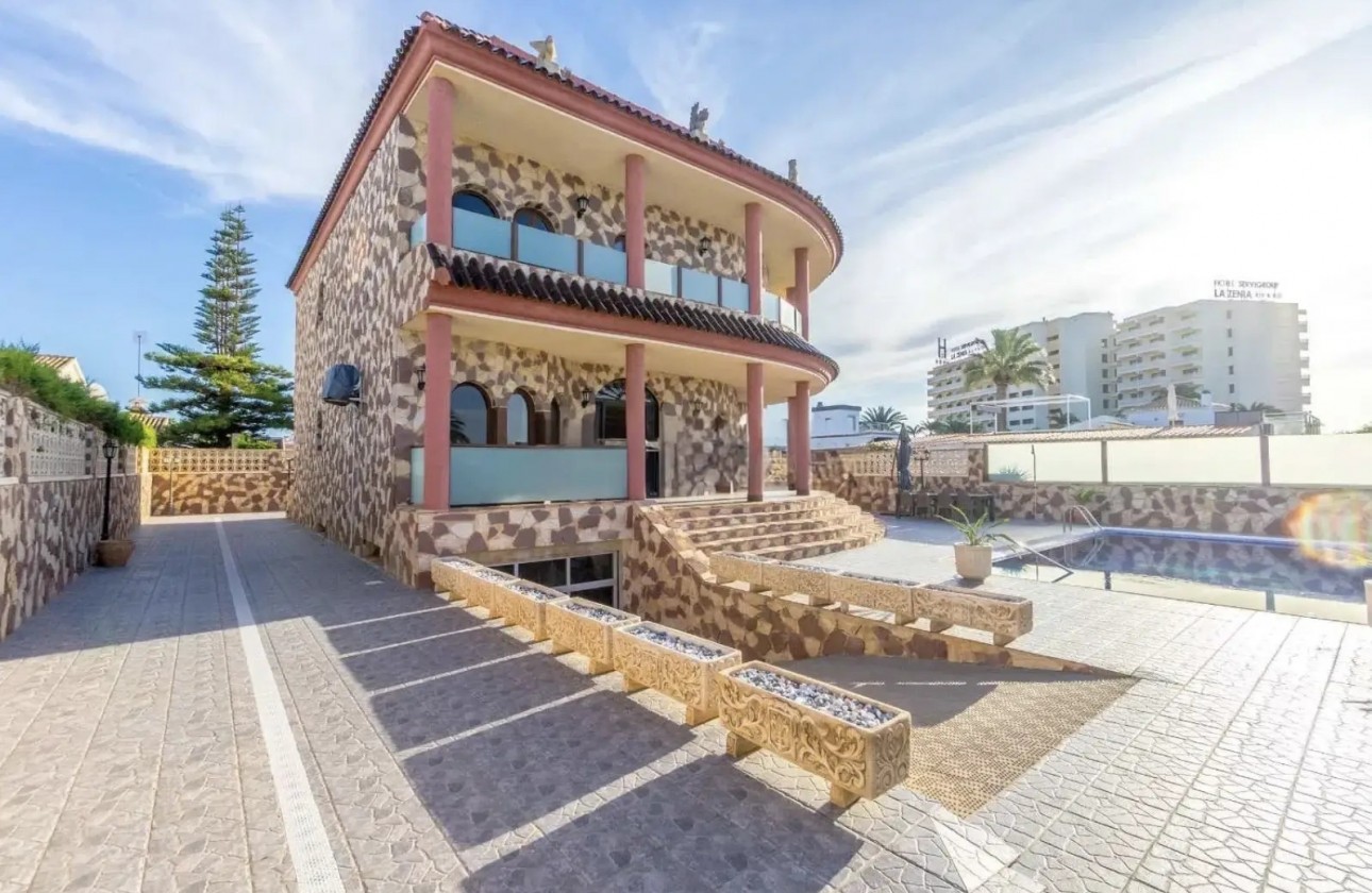 Odsprzedaż - Detached Villa - Orihuela Costa - La Zenia