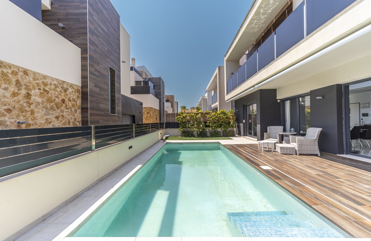 Odsprzedaż - Detached Villa - Orihuela Costa - Lomas de Cabo Roig