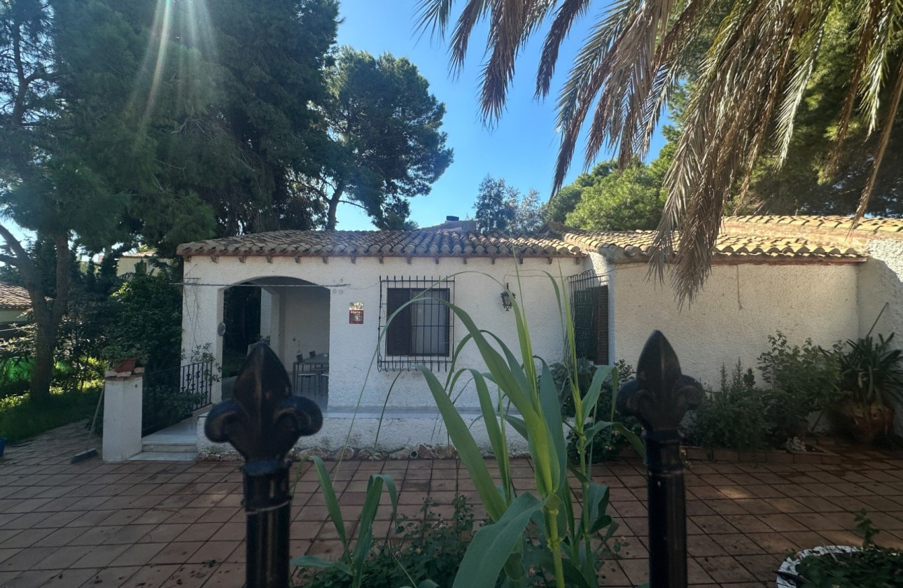 Odsprzedaż - Detached Villa - Orihuela Costa - Punta Prima