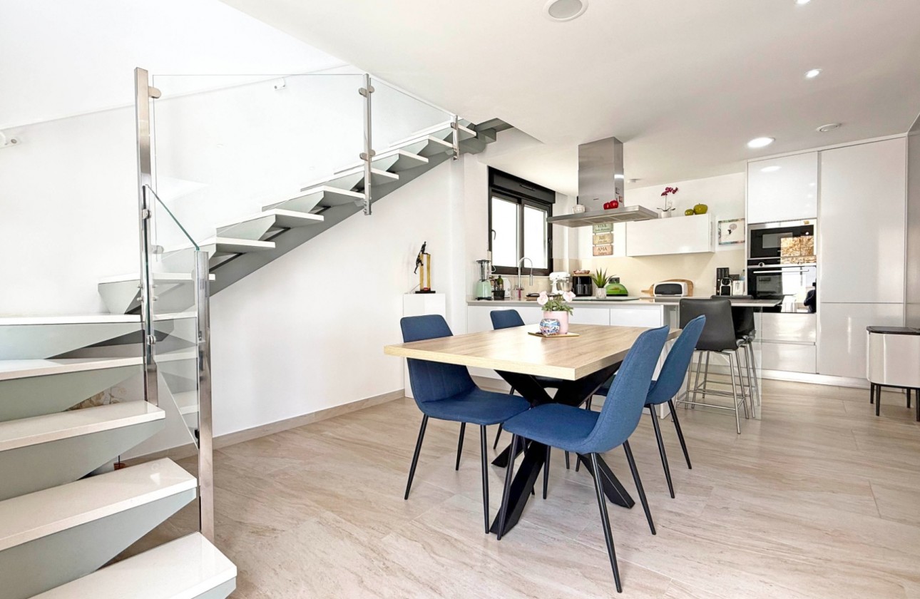 Odsprzedaż - Detached Villa - Orihuela Costa - Villamartín