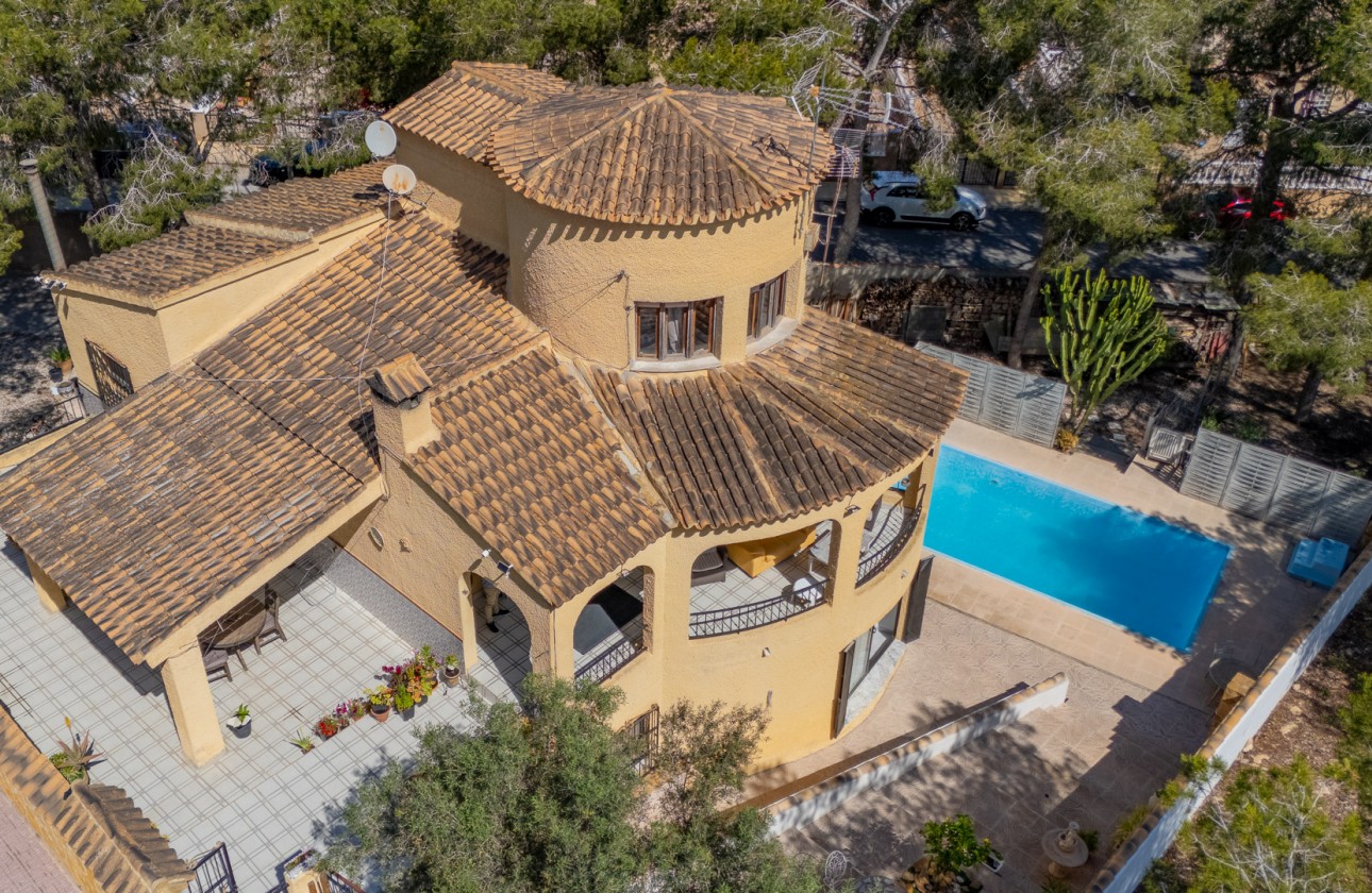 Odsprzedaż - Detached Villa - Orihuela Costa - Villamartín