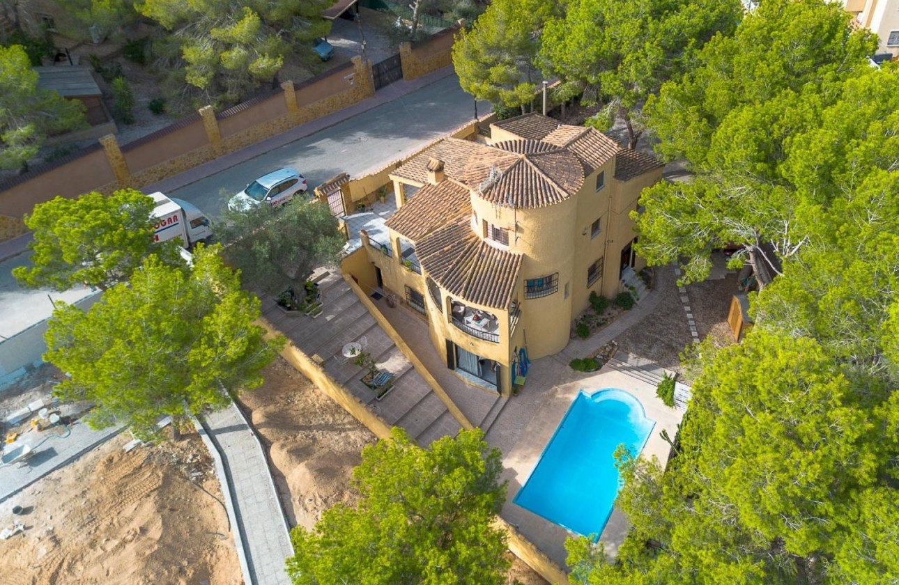 Odsprzedaż - Detached Villa - Orihuela Costa - Villamartín