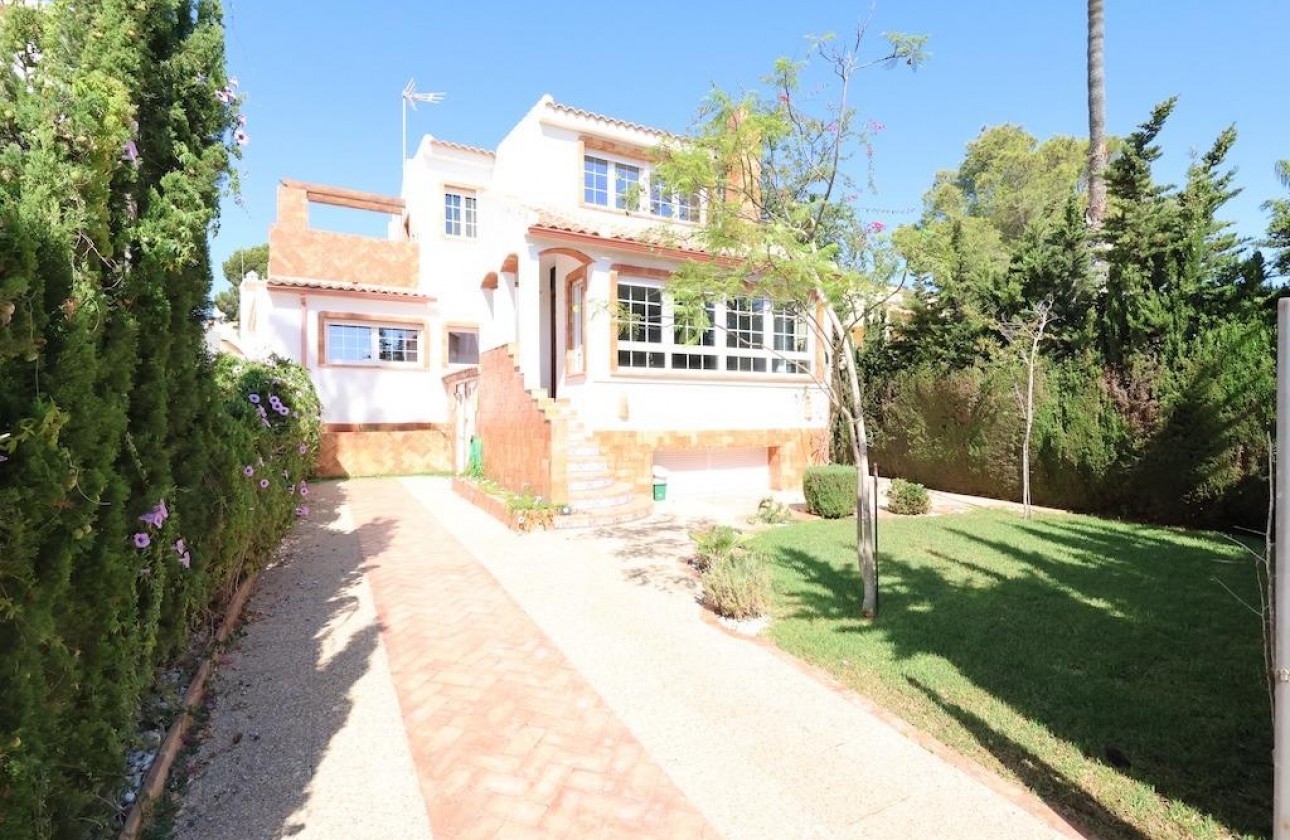 Odsprzedaż - Detached Villa - Orihuela Costa - Villamartín