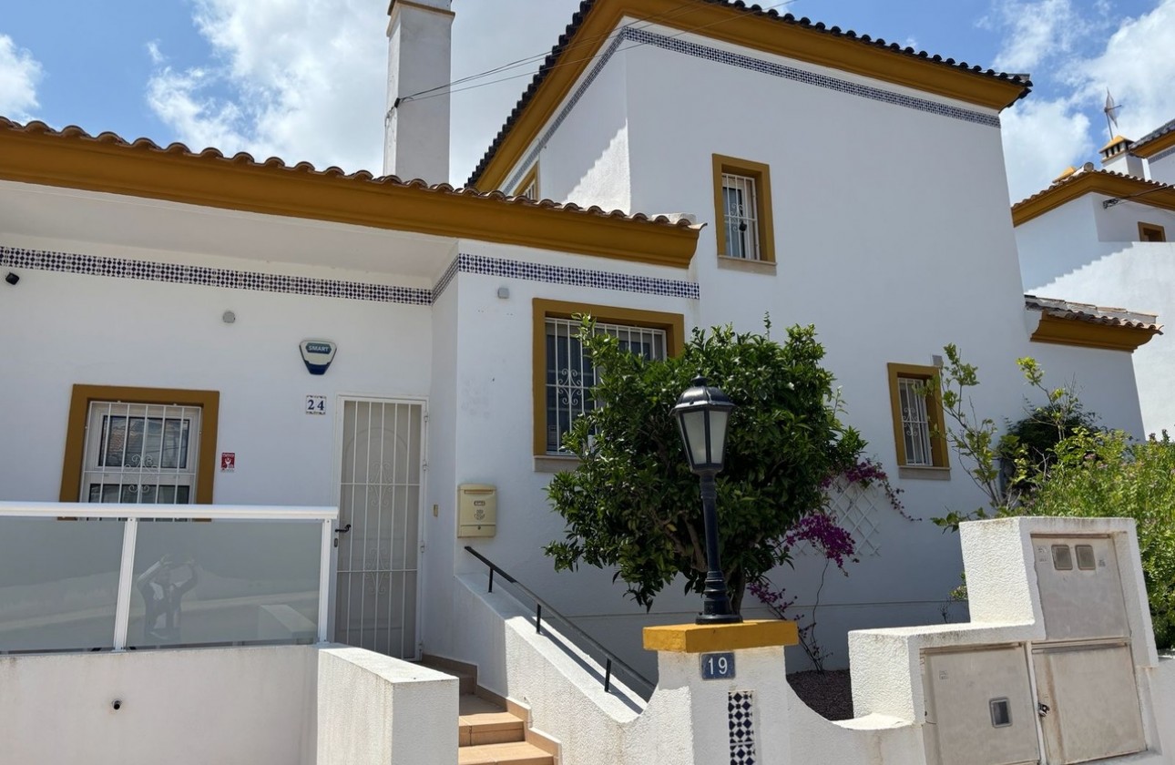Odsprzedaż - Detached Villa - Orihuela Costa - Villamartín