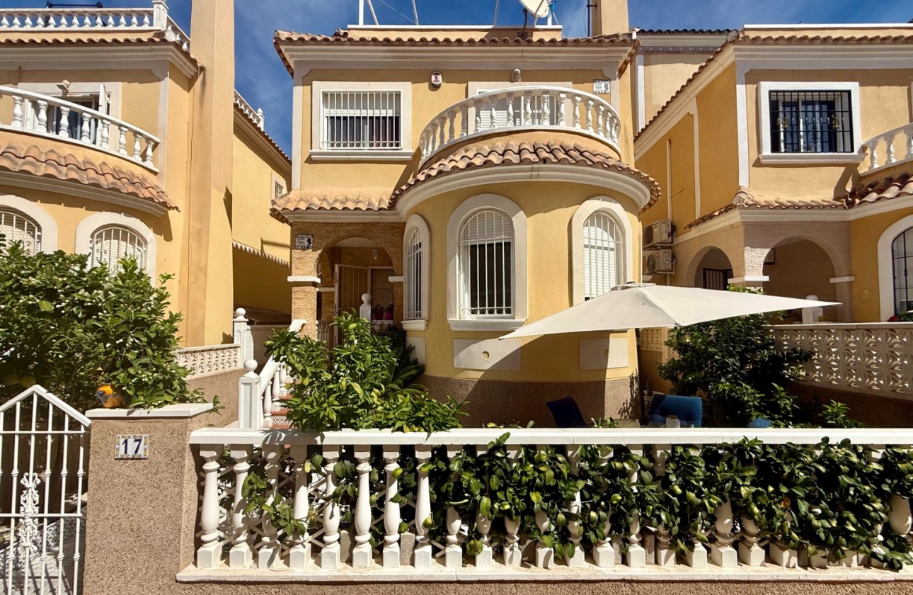 Odsprzedaż - Detached Villa - Orihuela Costa - Villamartín