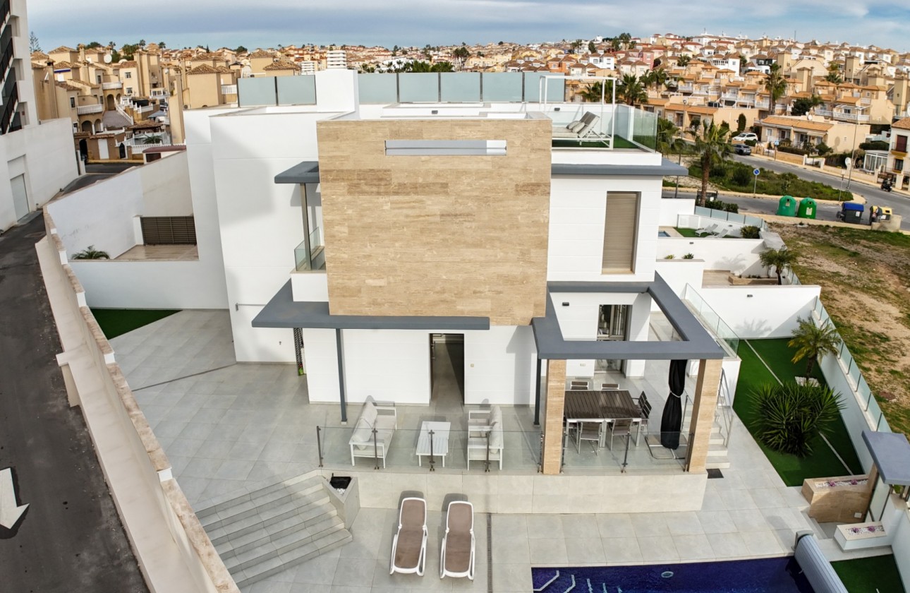 Odsprzedaż - Detached Villa - Orihuela Costa - Villamartín